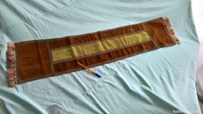 Vintage: Tapete , Camino de mesa , corremesa , 60s ,paño , borlas,vintage.